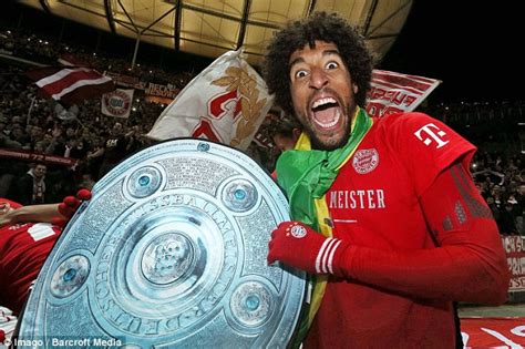 Community shield charity replica trophy boxed liverpool arsenal chelsea everton. Bayern Munich party until 5am in Berlin after winning ...
