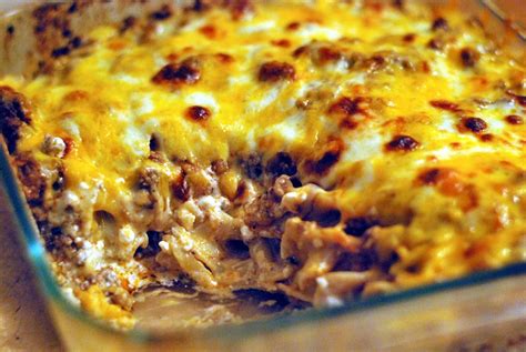Add plenty of freshly ground black pepper. Sour Cream Noodle Bake - Aunt Bee's Recipes