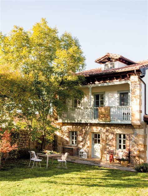 Alquiler de casas en cantabria, en la preciosa población de barcenaciones. Una casa rustica en Cantabria sencilla y muy acogedora