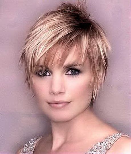Perfect for a contemporary 'undone' look, this youthful style also suits women of all ages. razor cut pixie hairstyles | 2014 Pixie Haircuts: Messy ...