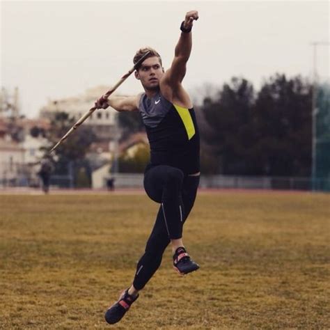 Log In Javelin Throw Action Poses Pose Reference