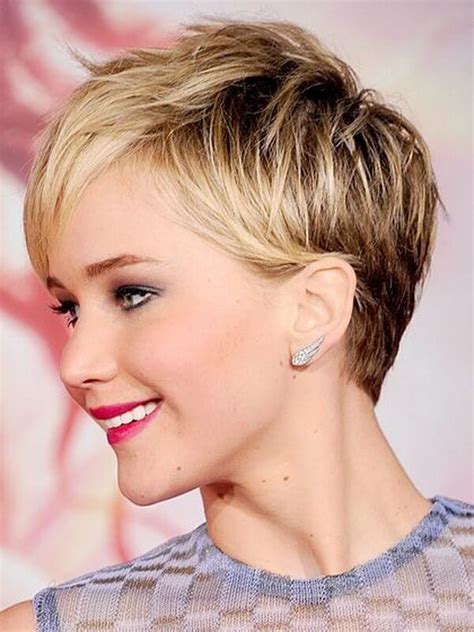 As for hairstyles for round faces that you can rock with this fringe, nothing will work better than a simple twisted updo. Short Haircuts for Round Faces and Thin Hair - 40+