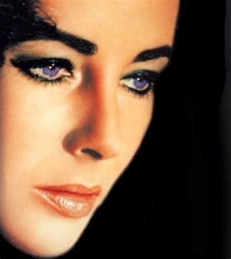 Elizabeth Taylors Eyes Shown In 14 Rare And Stunning Photos Elizabeth Taylor Eyes Elizabeth