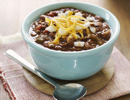 Place the ground beef in a large pot and throw in the garlic. Quick and Easy Ground Beef Chili With Beans Recipe