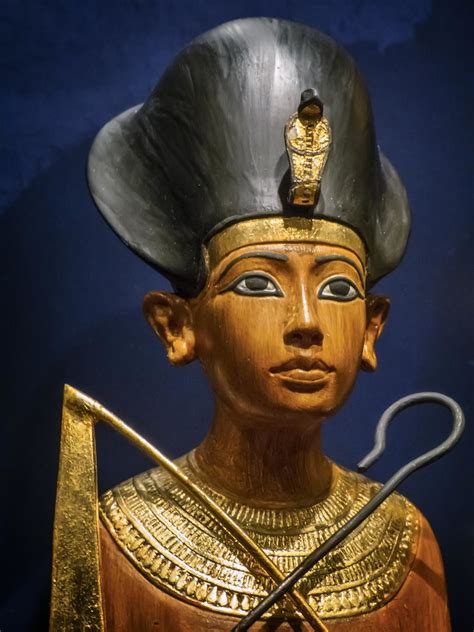 Ushabti Depicting King Tutankhamun With The Khepresh Crown New Kingdom