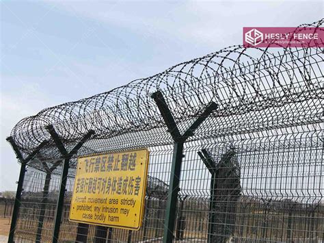 3d Welded Wire Mesh Fence Heslyfence Sinopro Sourcing Industrial Products