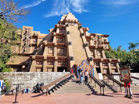 A Closer Look At Epcots Mexico Pavilion Dvc Shop