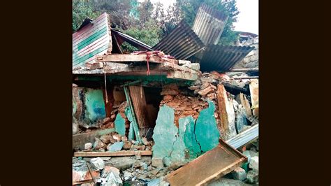 1st House Collapse In Crisis Hit Joshimath Latest News India