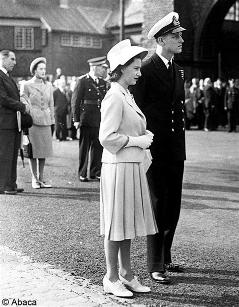 Then known as philip mountbatten, he first met his cousin elizabeth in 1934 at a family wedding. 44% des Britanniques étaient opposés à son union à Philip ...