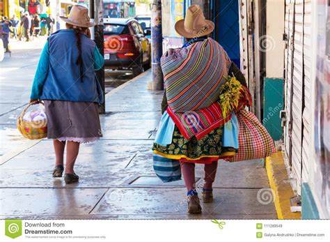 Gente Peruana Imagen De Archivo Editorial Imagen De Sombrero 111289549