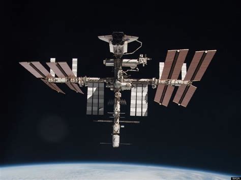 Nasa Releases Breathtaking New Space Station Glamor Photos Huffpost
