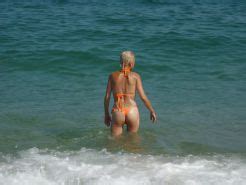 Exhib Plage Micro Bikini Tallons Heels Beach Milf Public Porn Pictures