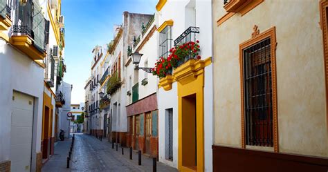 Lo Que Necesitas Saber De Los Barrios De Sevilla