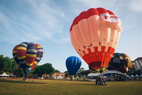Hab fiesta returns for the 3rd time! Malaysia's First Female Hot Air Balloon Pilots On ...