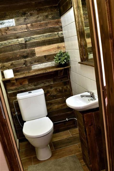 Estantes de madera para baño. Baños decorados económicos reciclando Palets: 30 Ideas ...