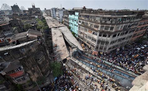 This Cctv Footage Captured The Flyover Collapse Near Girish Park In Kolkata