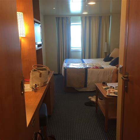 Should be avoided by people who prefer. Deluxe Oceanview Stateroom, Cabin Category 6Y, Carnival Breeze