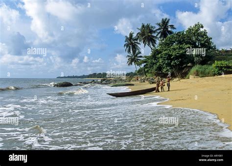 Tara Beach Kribi Cameroon Stock Photo Alamy