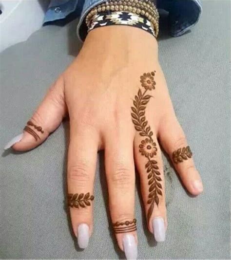 Pin By Neniben On Henna And Hijab Henna Tattoo Hand Henna Tattoo