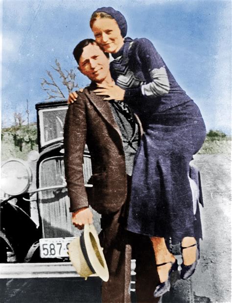 i colourised this photo of bonnie and clyde from the early 1930 s r vintage