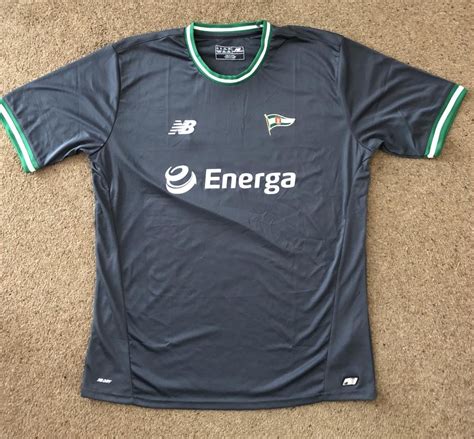 Jun 30, 2021 · pengumuman kepergian egy diunggah akun instagram resmi lechia gdansk, rabu (30/6/2021). Lechia Gdansk Away football shirt 2018 - 2019.
