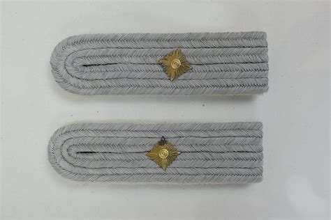 1x Pair Of Shoulder Boards First Lieutenant Of The Infantry Badge
