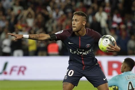 Pes 2017 neymar junior (psg) by emret. Com Neymar, PSG vira o time das goleadas | VEJA