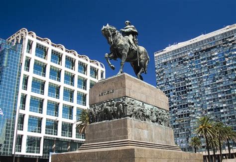 Review Of Plaza Independencia Montevideo Uruguay Afar