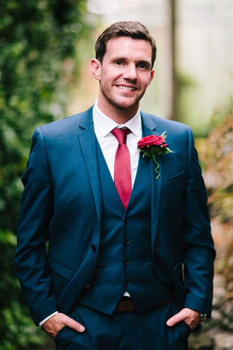 These gifts can be given to your groom and his groomsmen before the big day or on the day of. Wedding Groom Photos To Inspire You - The WoW Style