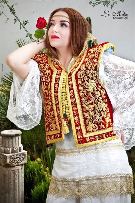 Cette habitude traditionnelle en algérie et en tunisie rejoint les conseils médicaux recommandant d'associer l'ingestion d'alcool à l'alimentation. Pin on Tunisian Fashion