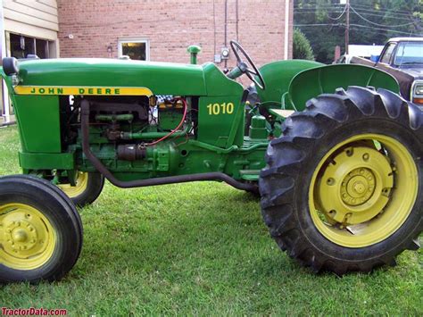 John Deere 1010 Tractor Photos Information