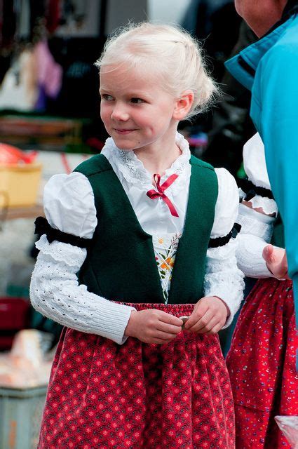 Viehschau Heiden European Girls Traditional Dresses Costumes Around