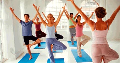 8 Posições De Yoga Para Fazer Em Casa Guia Da Semana Exercícios De