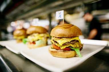 Best Burger Chains In America Fast Food Burgers Flying Under The Radar Thrillist