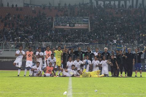 You are on page where you can compare teams arema vs psis before start the match. PSIS vs Arema FC, Mario Gomez Minta Singo Edan Lupakan Kekalahan dari Persib : Okezone Bola