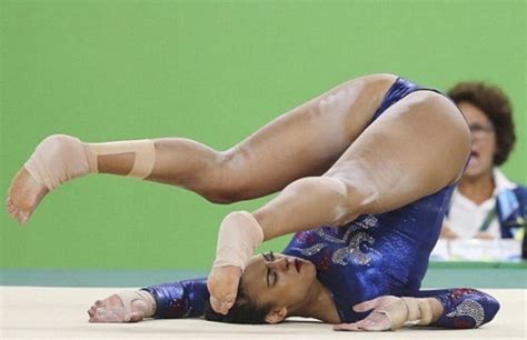 Olympics 2016 British Gymnast Ellie Downie Lands On Neck In Scary Fall Video