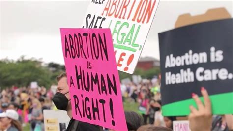 États Unis De Nombreuses Manifestations Pour Défendre Le Droit à Lavortement