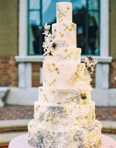And 2019 is likely to be no different with several unusual wedding cake trendsset to rise in popularity. Unique Wedding Cake Trends & New Cake Designs 2019-2020