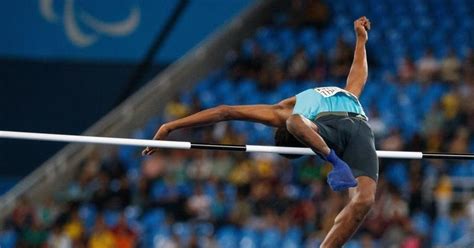 Baixe esta imagem gratuita sobre salto em altura jogos olímpicos da vasta biblioteca de imagens e vídeos de domínio público do pixabay. Campeão paralímpico da Índia no salto em altura nos Jogos ...