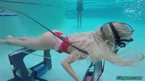 Underwater Massage In Scuba Gear Full Face Mask Porn Videos