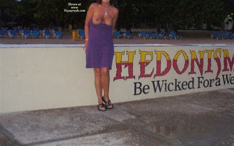 topless wife vacation in jamaia nude in public photos at voyeurweb
