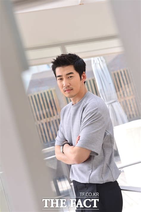 2020년 여자 아이돌 '초동' 기록. 윤계상, 이하늬 노출에 대한 생각은? "보여줄 게 더 많은 사람 ...