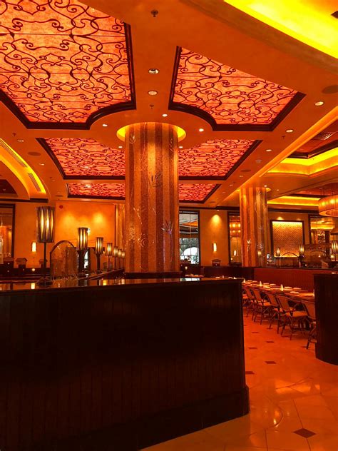 Cheesecake Factory Interior Photo