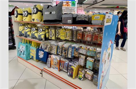 Launched jusco credit card, a cobrand credit card with aeon co.(m) bhd. Malaysia: Minions & Trolls Christmas at Aeon Mid Valley ...