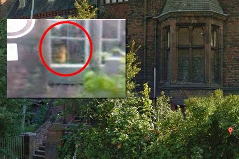 Memo fantasma recibió millonarios préstamos del banco de bogotá y aparece como uno de los más importantes accionistas de una empresa del sobrino de julio santo domingo. UFO mania: WATCH: Face of 'Ghost' Child Spotted in Window ...