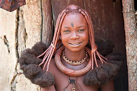 非洲辛巴族，当地女性以“裸为美”，游客去了之后羞红了脸 每日头条