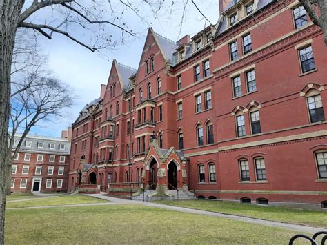 ¿cuánto Cuesta Estudiar En Harvard Carreras Universitarias