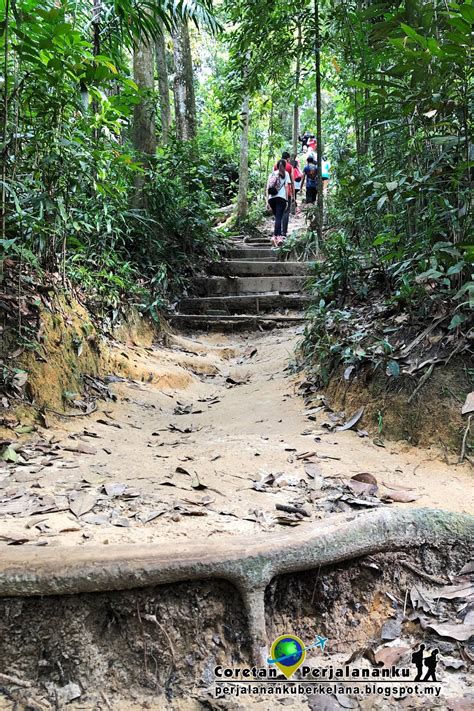 We arrived at bukit gasing easily via the waze app. Coretan Perjalananku: Bukit Gasing