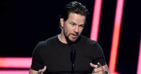 Mark is an american actor, producer, businessman, former model, and former rapper. Fogadd meg Mark Wahlberg tanácsait, ha lefogynál 2021-ben!