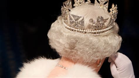 Cine Este și Cum Arată Sosia Reginei Elisabeta Ea Renunță La Slujbă